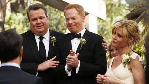 Modern Family Temporada 5 Episodios 24 • Sub Español