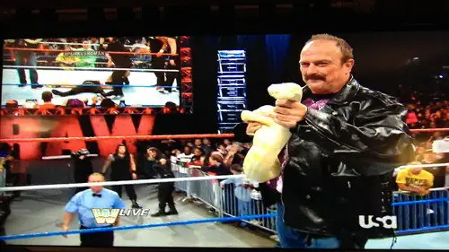 Raw Temporada 21 Episodios 1 • Sub Español