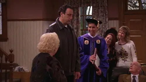 Todo el mundo quiere a Raymond Temporada 8 Episodios 17 • Sub Español