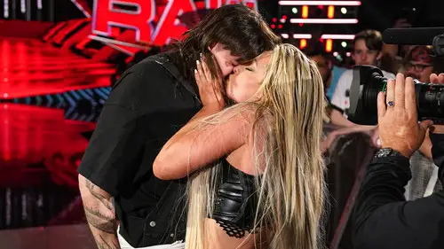 Raw Temporada 32 Episodios 22 • Sub Español