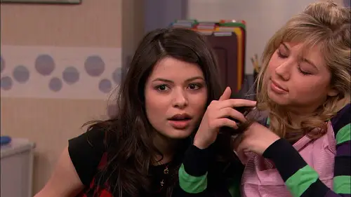 iCarly 2007 Temporada 3 Episodios 1 • Sub Español