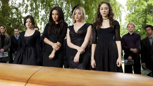 Pequeñas mentirosas Temporada 2 Episodios 5 • Sub Español