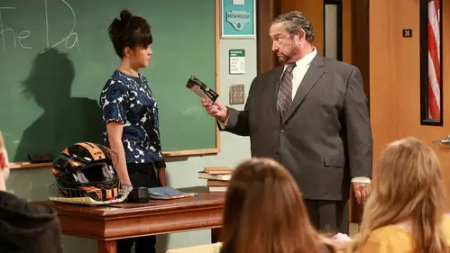 Riley y el mundo Temporada 2 Episodios 10 • Sub Español