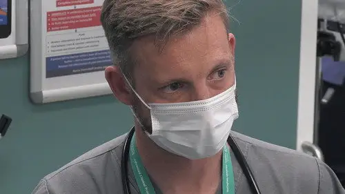 24 Hours in A&E Temporada 33 Episodios 4 • Sub Español