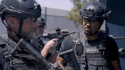 S.W.A.T.: Los hombres de Harrelson Temporada 6 Episodios 3 • Sub Español
