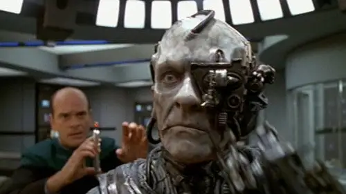 Star Trek: Voyager Temporada 3 Episodios 17 • Sub Español