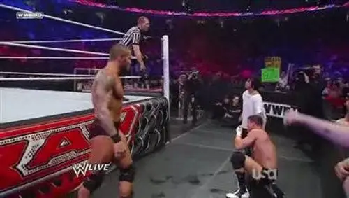 Raw Temporada 19 Episodios 17 • Sub Español