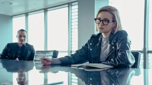 Dziewczyna z doświadczeniem S3E7 • Oglądaj Online