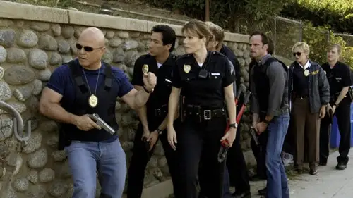 The Shield: Al margen de la ley Temporada 4 Episodios 9 • Sub Español