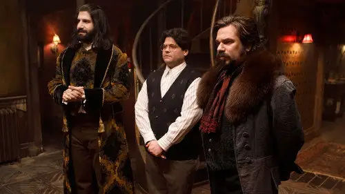 Lo que hacemos en las sombras Temporada 1 Episodios 1 • Sub Español