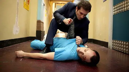 Holby City Temporada 12 Episodios 24 • Sub Español